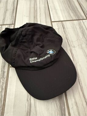 BMW Ouray featherweight hat. EUC
